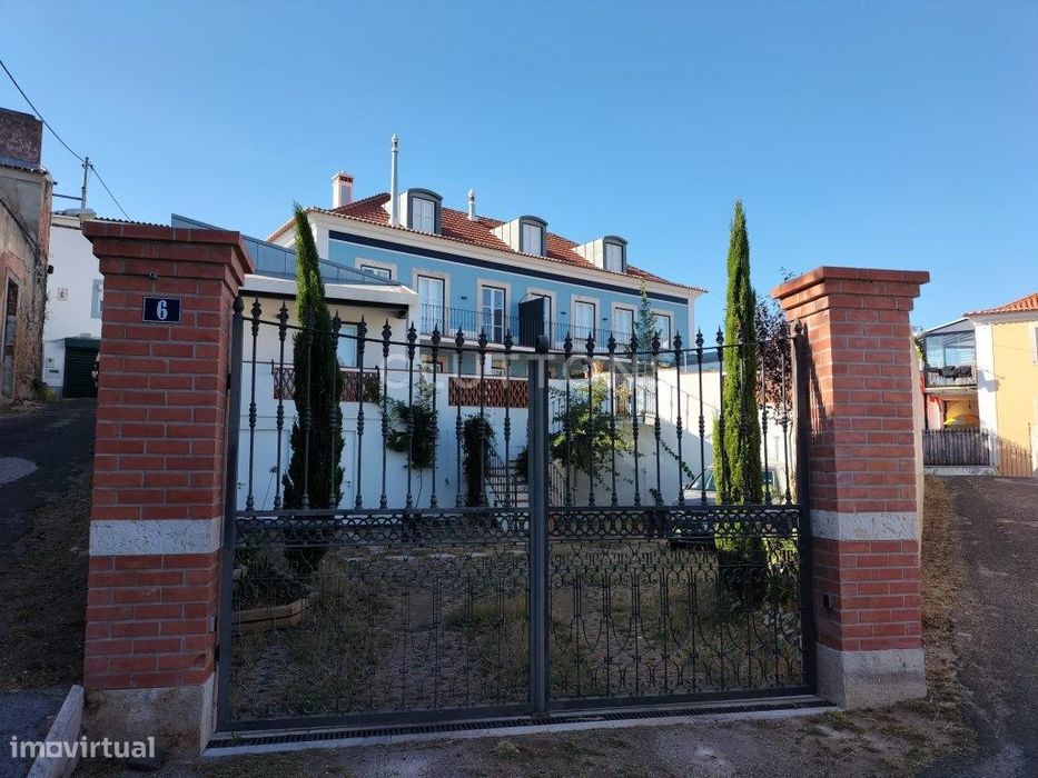 Moradia T4 para arrendar, amigos ou familia, nova, com jardim e gar...