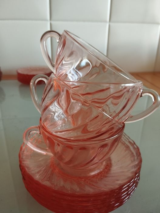 43 peças Novas- Pratos e copos arcoroc rosaline