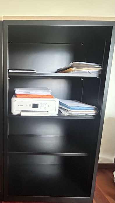 Armário Metálico. Aberto 3 prateleira amovíveis