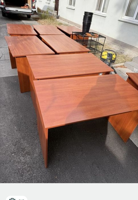 Робочі місця стіл крісло стілець