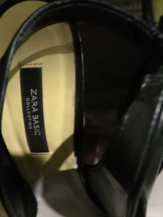 Sapatos de senhora comroupa de criança o novos.