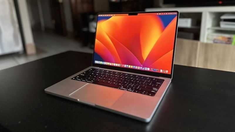 MacBook pro M3 512GB 16GB RAM 14''