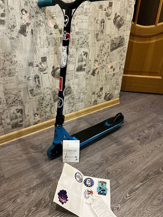 Трюковий самокат Longway
