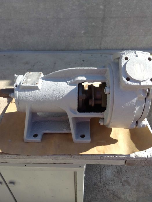 насос б\у  рабочий