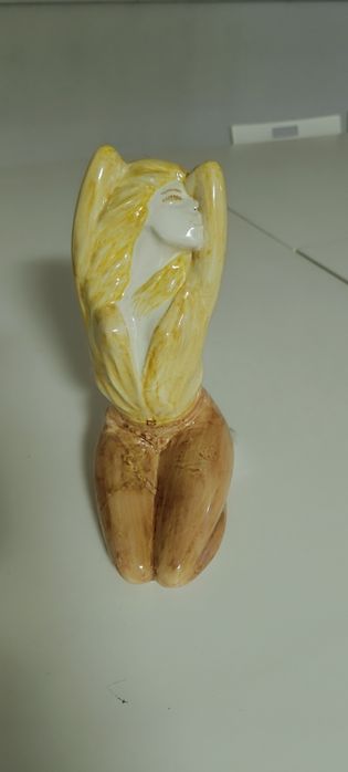 Boneca em cerâmica decoração . Usado . Peça única