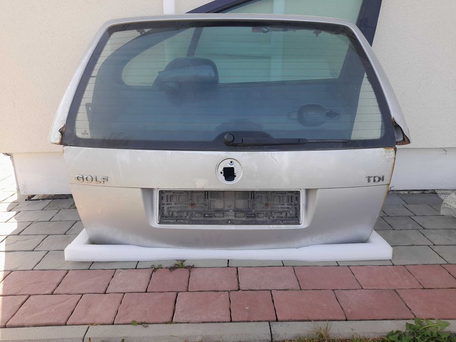 Szyba tylnia klapa bagażnika golf 4 kombi