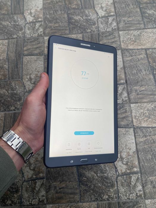 Планшет Samsung Galaxy Tab A SM-T585 10.1" LTE 2/32 GB + 64 GB гарний