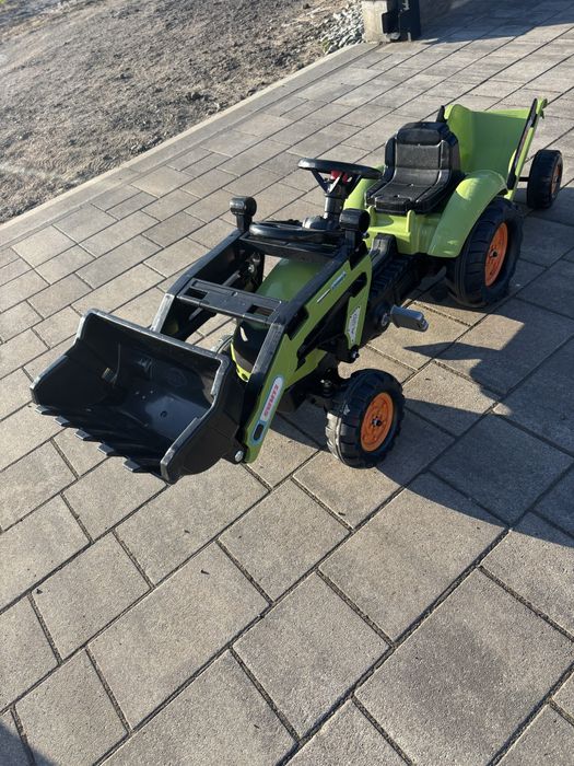 Traktor na pedały claas dla 3 latka