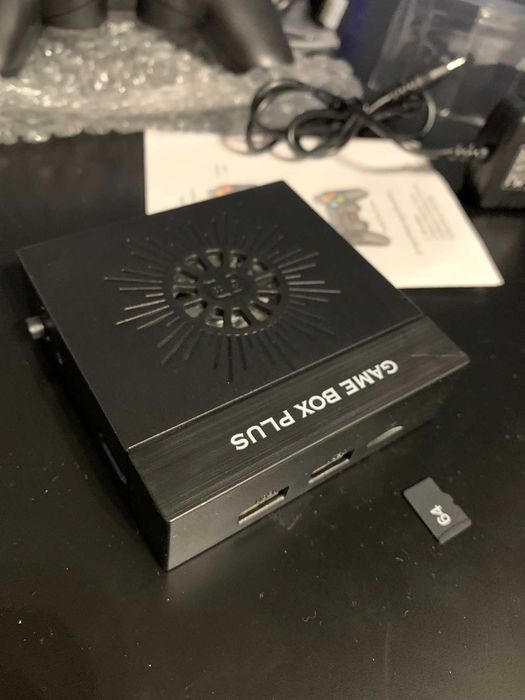 X6 Super Game Box Plus 4K HD   
Konsola do gier 10000 gier retro
