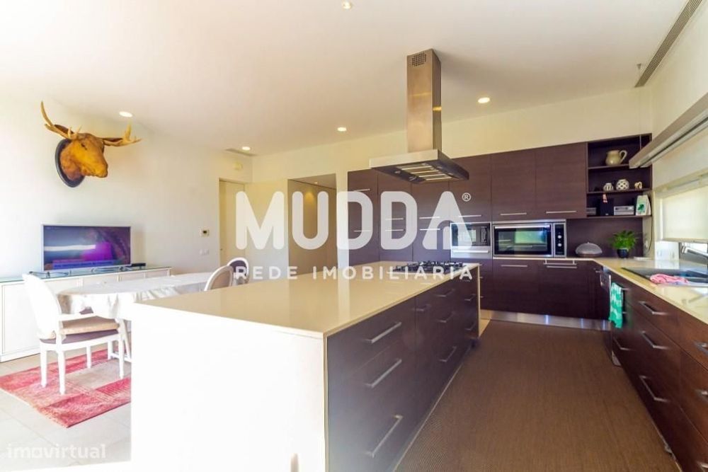 Luxuosa Moradia próxima ao centro de Ovar