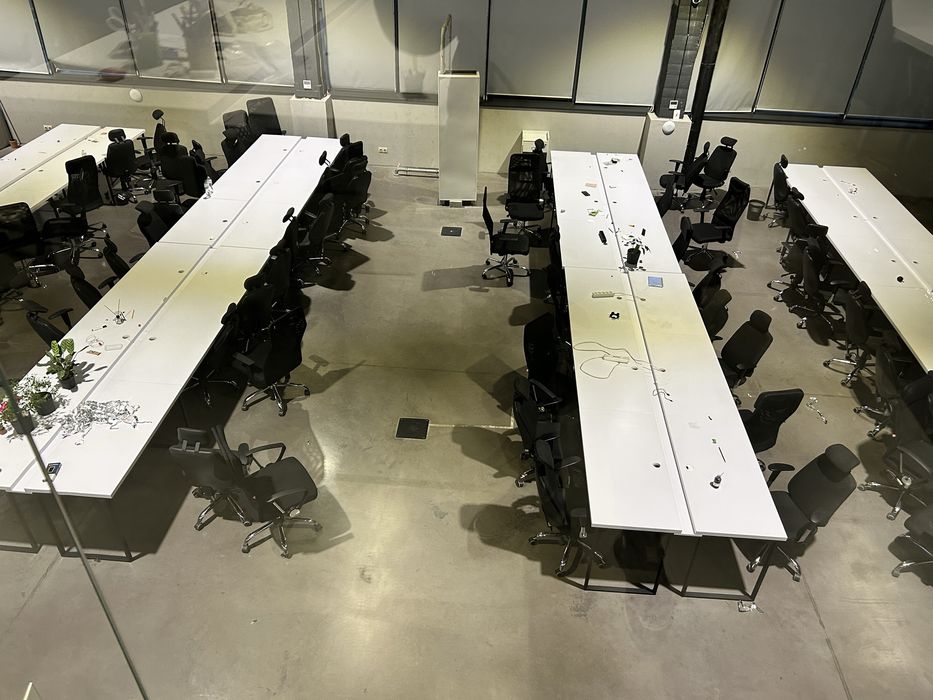 Распродаем офисную мебель