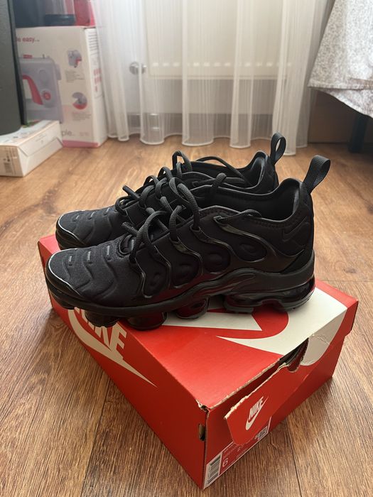 Кросівки жіночі Nike air vapormax plus 38.5 розмір оригінал