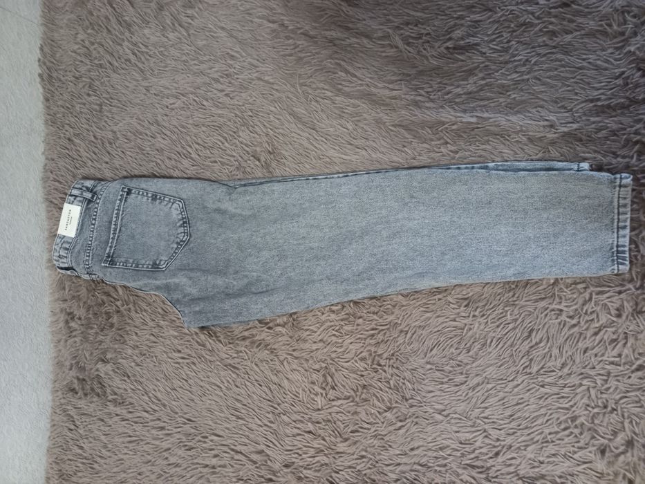 Жіночі джинси мом