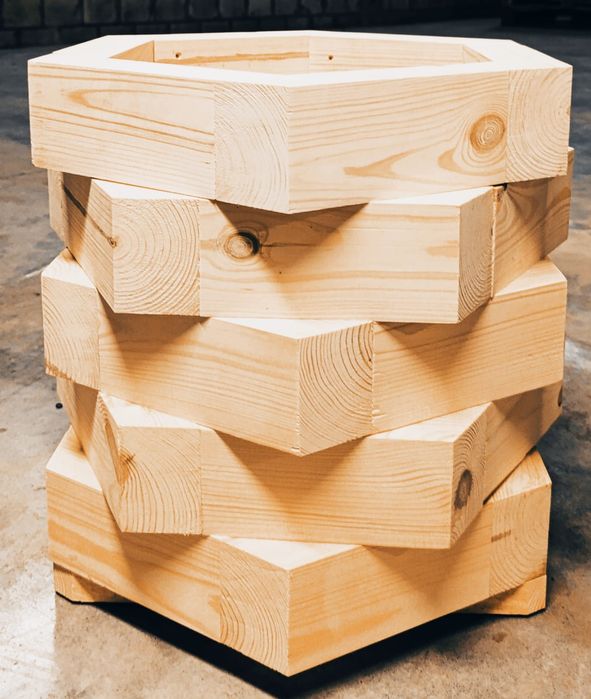 Donica skrzynia ogrodowa na kwiaty drewniana ozdobna sześciokątna