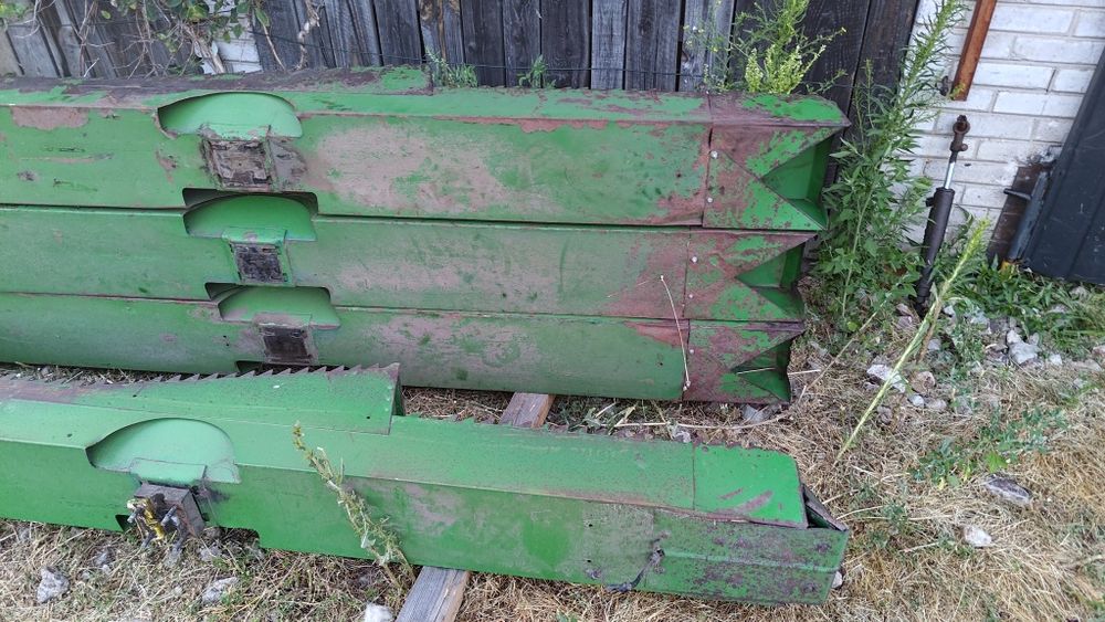 Wytrząsacze John Deere