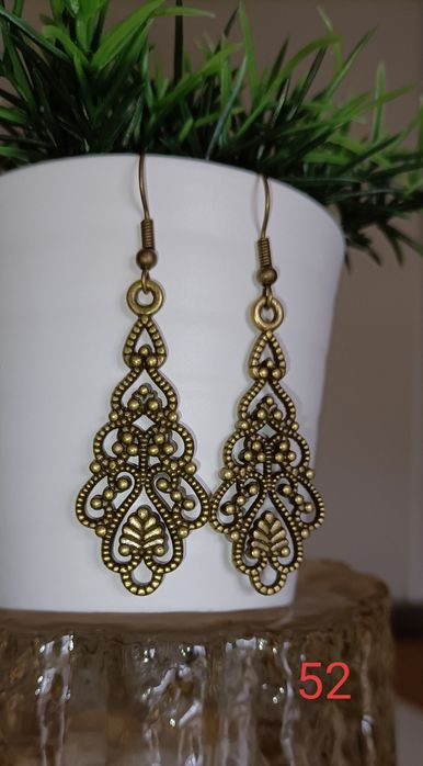 Brincos novos diversos