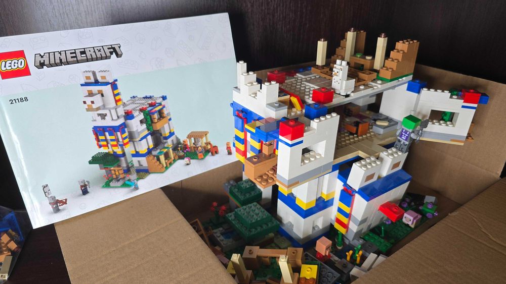 LEGO Minecraft Wioska lamy (21188)