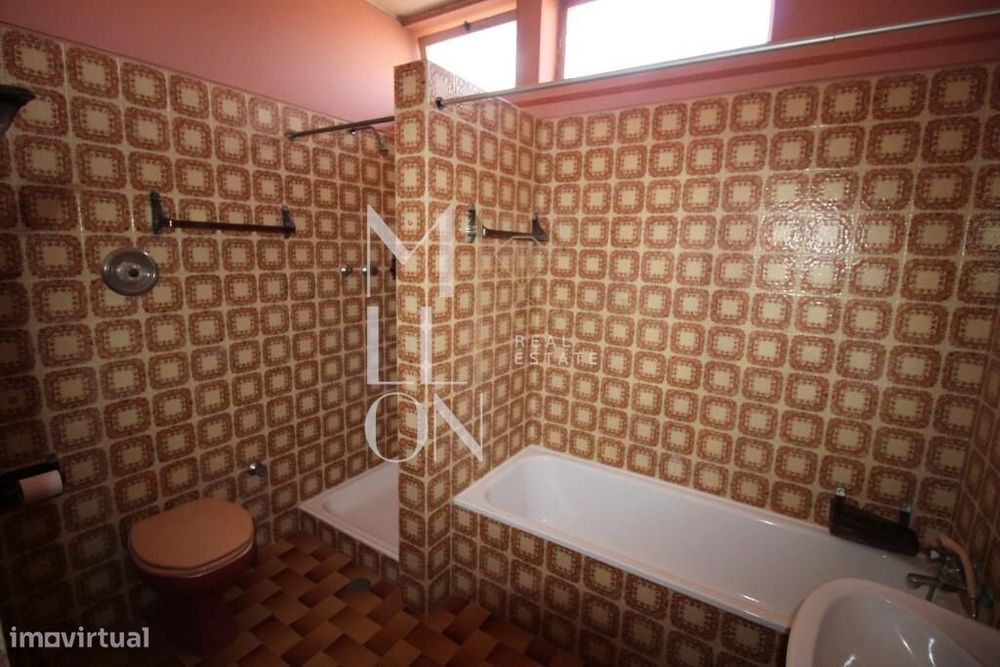 Moradia T5 Em Bustos | Lote De 2.050 M² | Oliveira Do Bairro