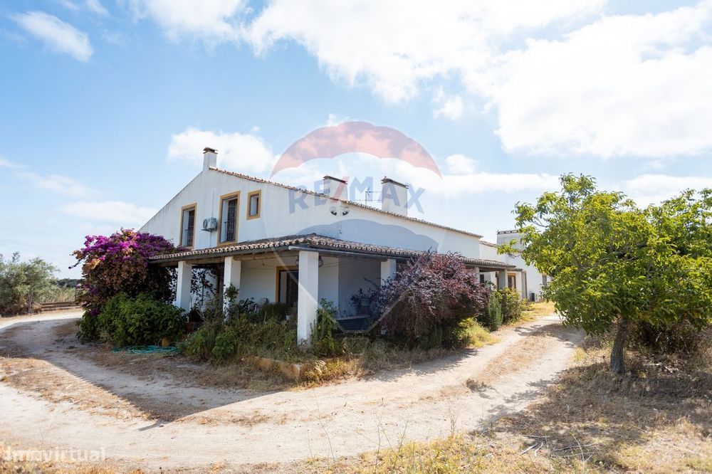 Moradia T5 para venda