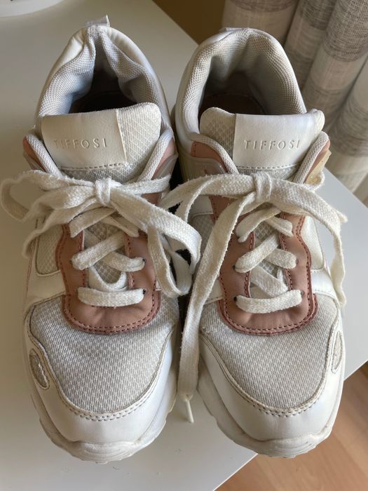 Ténis Tiffosi número 37