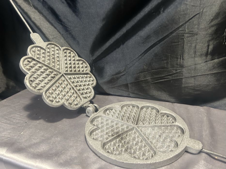 Gofrownica w Kształcie Serduszek