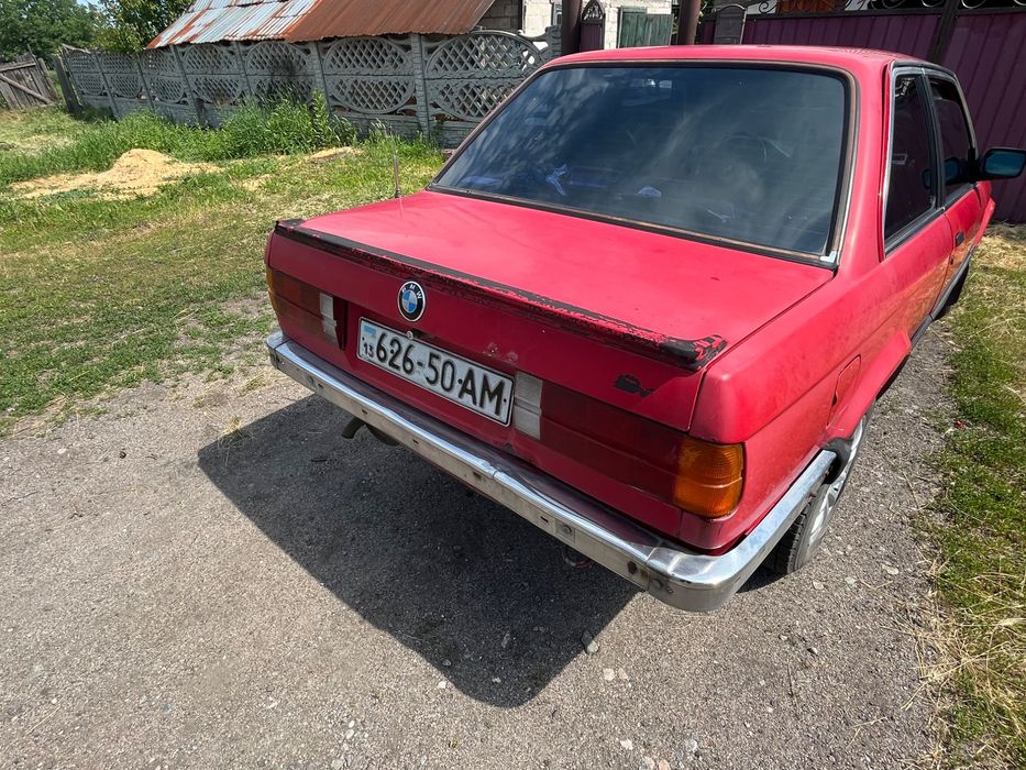 Продам BMW e30 316