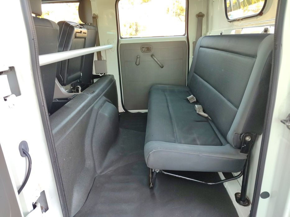 Nissan Cabstar 2.5TD 7 Lugares