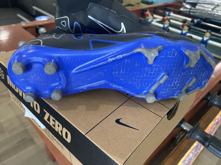 Chuteiras número 35. Usadas meia duzia de vezes.