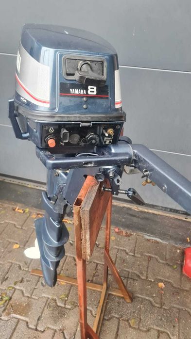 Silnik zaburtowy Yamaha 8 2t stopa L ładowanie