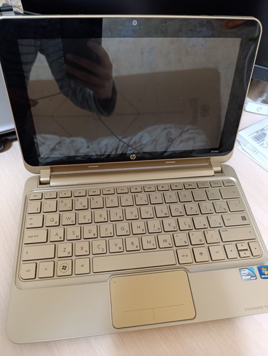 HP Mini 210-1099EZ Vivienne Tam