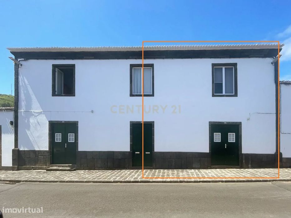 Moradia T2 no centro da vila de Santa Cruz, ilha Graciosa