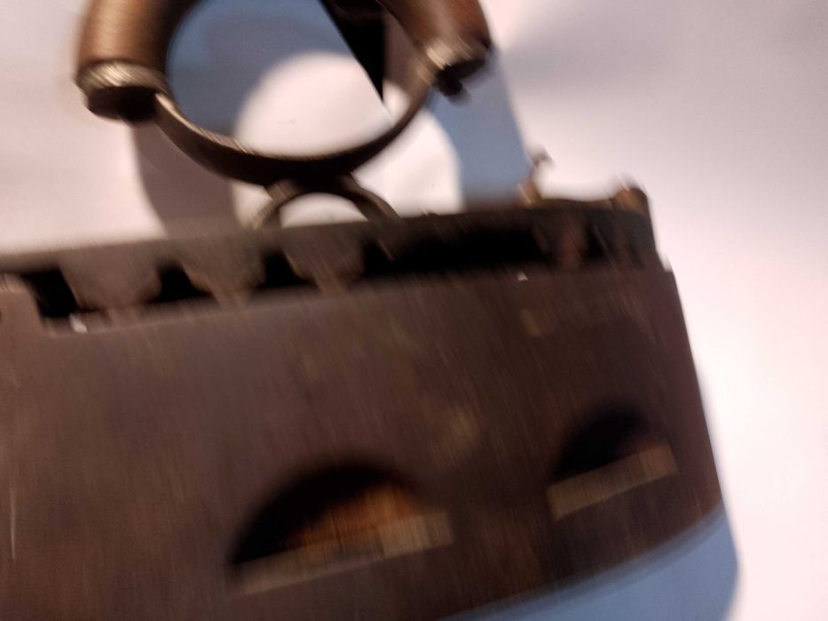 stare żelazko na węgiel, duże masywne