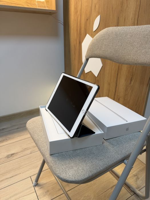 Apple iPad 8 32GB Wi-Fi 10.2” Silver A2270 | 8 покоління | + чохол