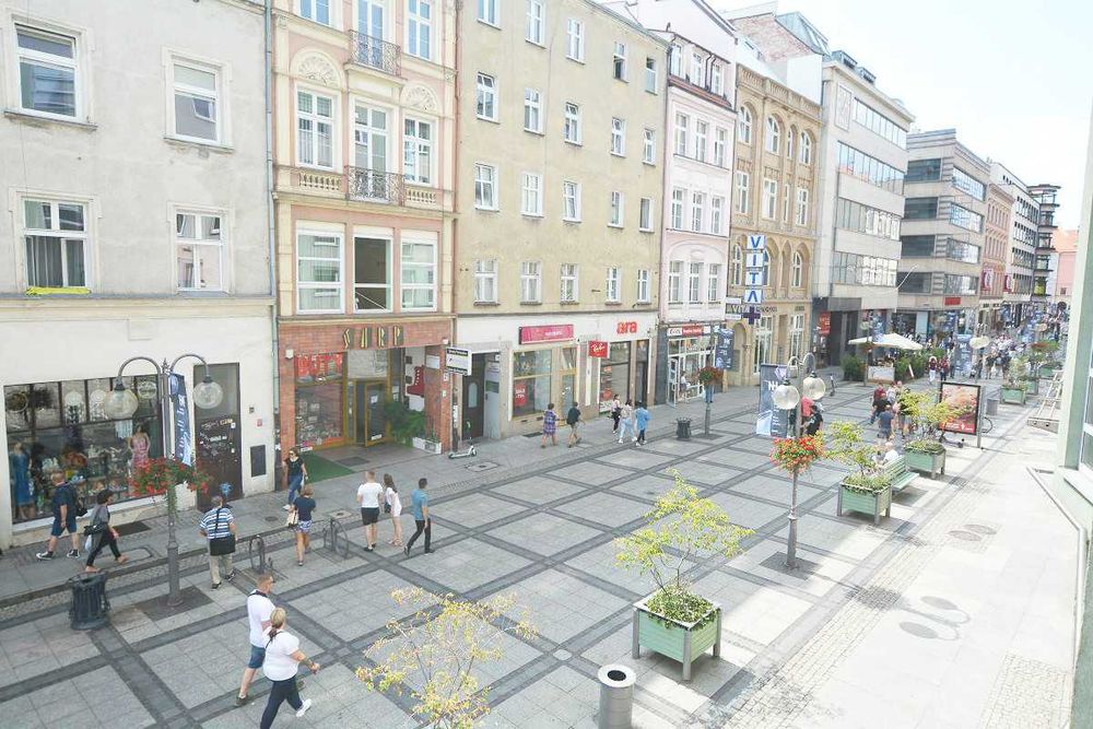 BEZPOŚREDNIO OD WŁAŚCICIELA,40m2,ŚCISŁE CENTRUM/RYNEK/Oławska, balkon,miejskie media, I piętro