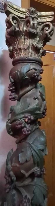 Par de colunas antigas