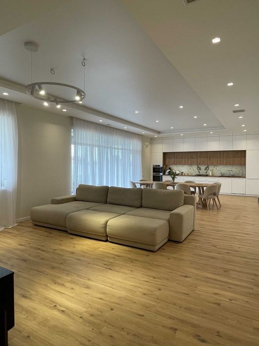 Оренда будинку 200 м², 5 спалень, 25 сотих — Великий Луг