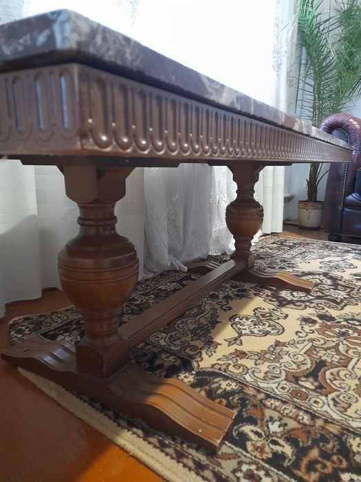 Стіл мраморний (лава)