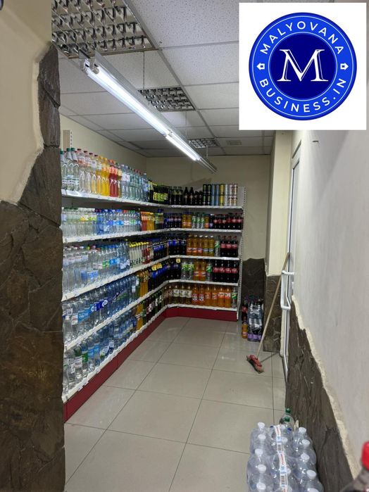 Фасад  приміщення під магазин  пл. Толстого