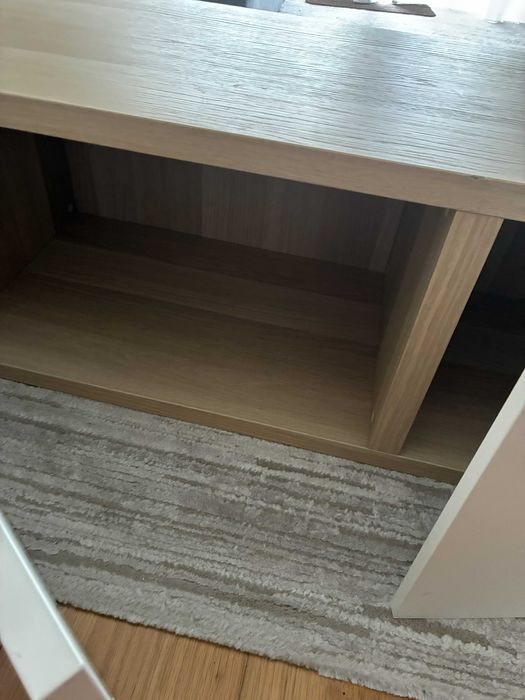 Móvel Besta IKEA ef carvalho c/velatura branca e portas brancas