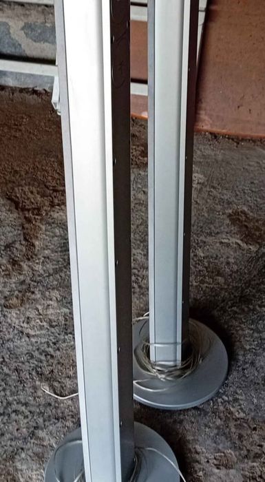 Colunas de pé marca Philips