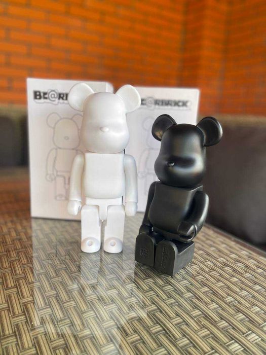 Bearbrick ведмідь фігурка матова 28 см Чорна / Біла