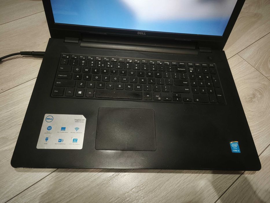 Laptop Dell 17 5000 na części i3 p26e 17 cali