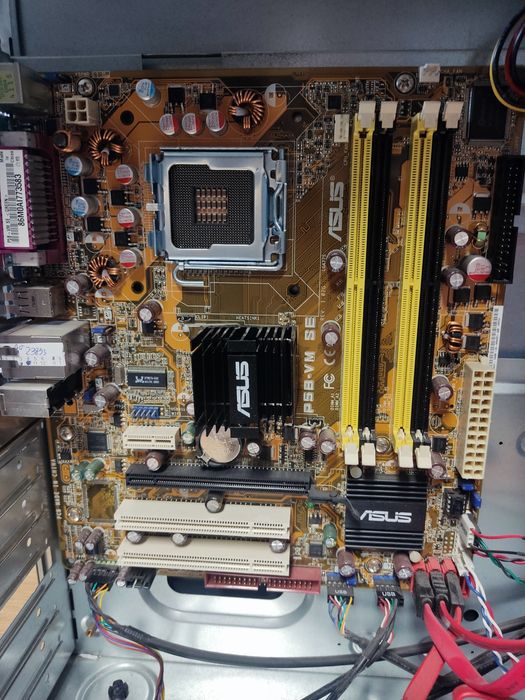 Obudowa retro PC + płyta główna + 2x CD Rom