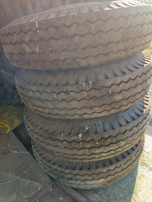 Vendo 4 pneus para reboque r16
