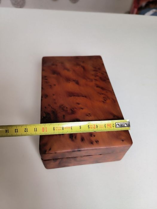 Винтажная шкатулка из  дерева туи.