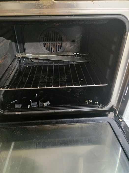 Piekarnik pod zabudowę Ariston