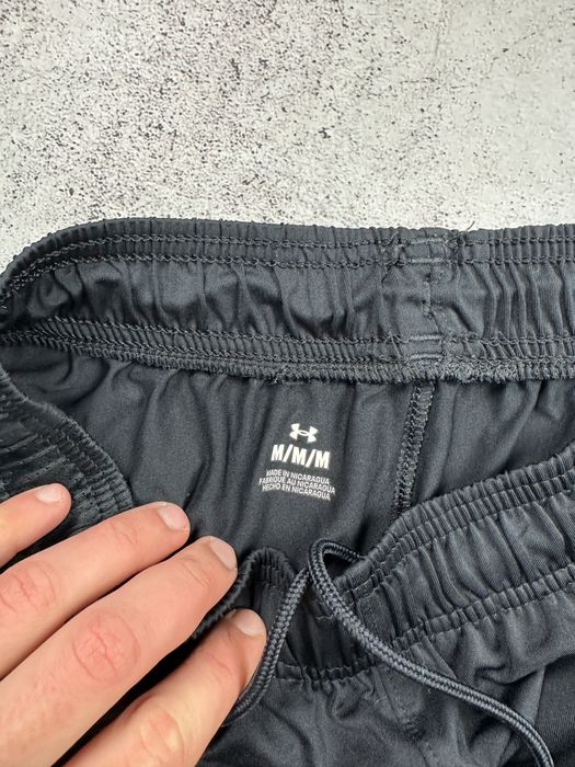 Спортивные шорты Under Armour оригинал Размер M