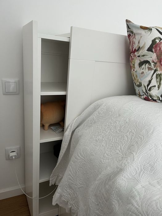 Cama de madeira maciça