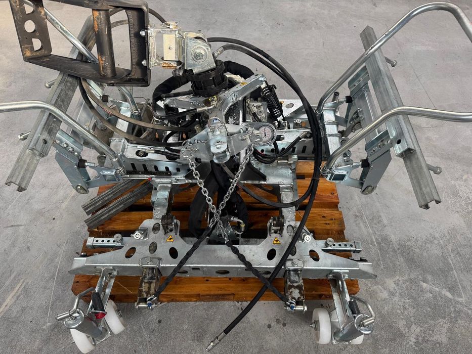 Wynajem chwytak do kostki brukowej do koparki