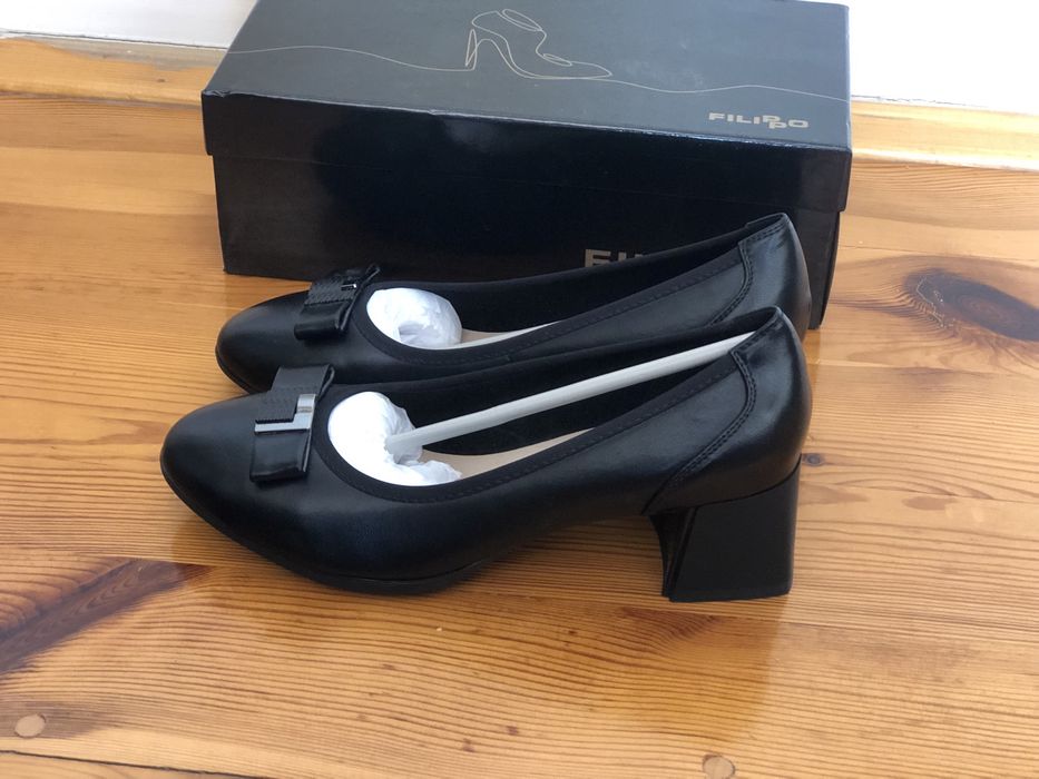 Buty na niskim słupku